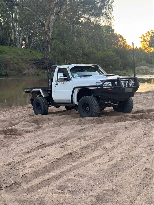 4WD 79 series style V8 Scoop to suit GU Series 4 Patrol