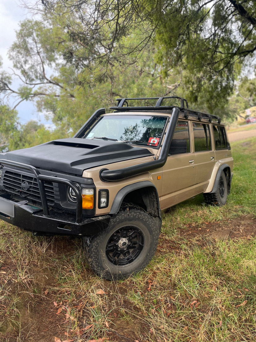 4WD 79 series style V8 Scoop to suit GQ Patrol