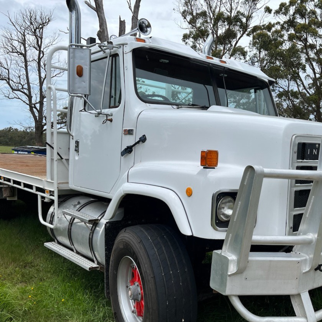 International Truck Flares (Fits International S 2600 from 1978 to 1989 also S 2670 S)